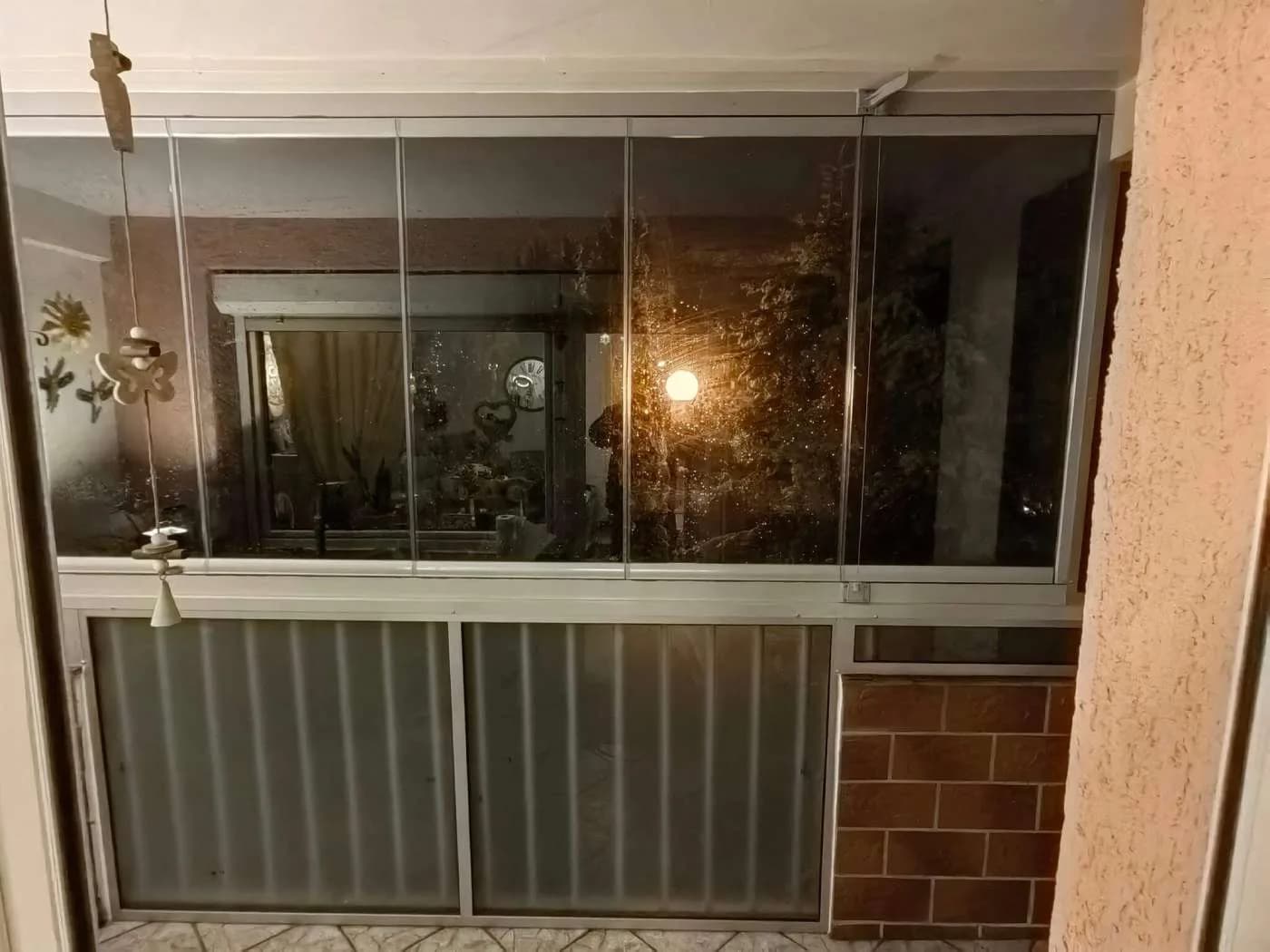 Montaż systemu bezramowego